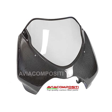 Ducati Monster 695 con cupolino sportivo