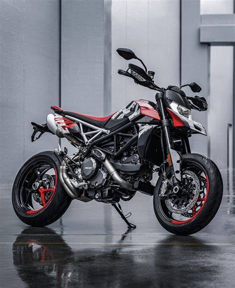 Immagine: Hypermotard design e ergonomy