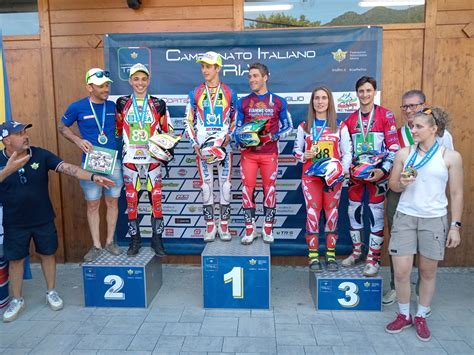 Immagine del podio e dei vincitori del campionato italiano di bike trial 2005