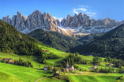 Mountain bike italiana in un paesaggio montano
