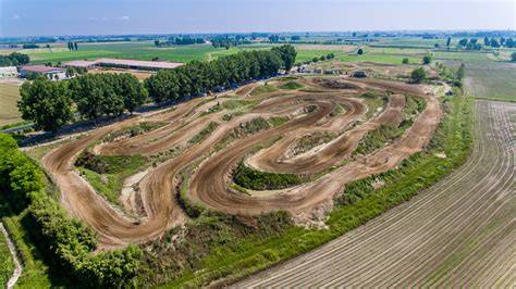 piste da motocross notturna nord Italia panorami