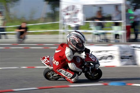 Minimoto Cervia in pista: dinamiche di guida