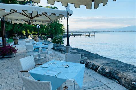 panorama lago di garda e ristoranti