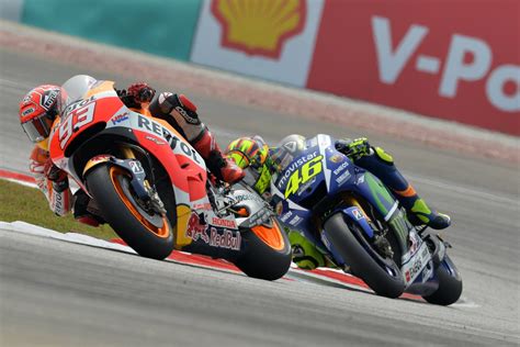 Vista aerea del contatto Rossi-Marquez a Sepang