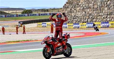 Marc Marquez festeggia una vittoria