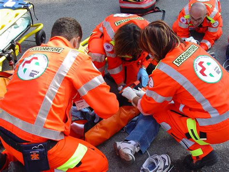 Immagine di soccorso e polo di emergenza