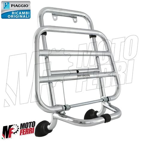 Dettaglio del Piaggio SI con portapacchi e serbatoi supplementari