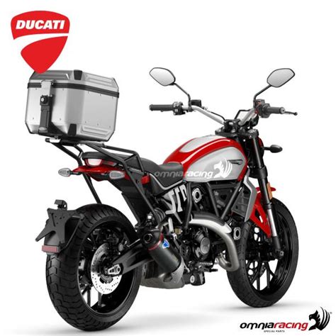 Ducati Hypermotard con valigie laterali e bauletto Givi in alluminio