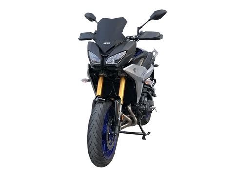 Yamaha MT-09 Tracer con cupolino sportivo