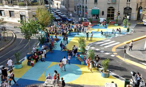piattaforma ciclabile e zone pedonali sicure
