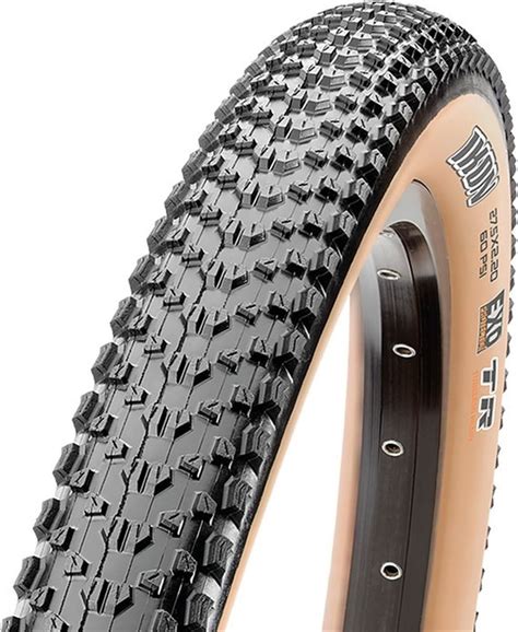 Pneumatico Maxxis Ikon montato su una ruota da MTB