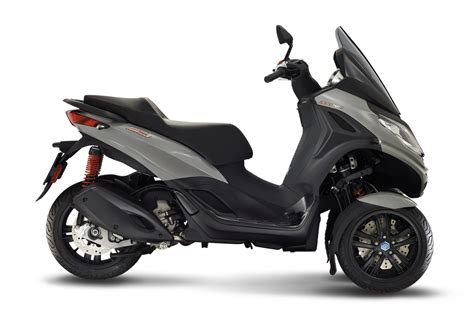 Piaggio MP3 300 HPE vista laterale