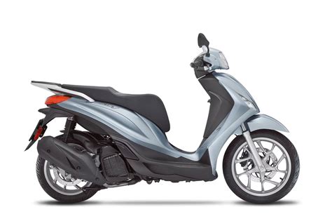 Piaggio Medley 200 vista anteriore