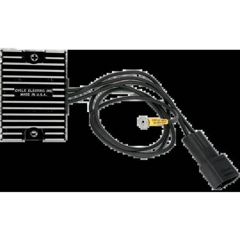 Regolatore di tensione Cycle Electric su Harley Vintage
