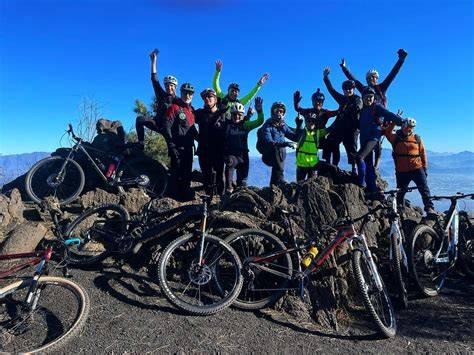 Immagine di gruppo del club durante una cicloescursione