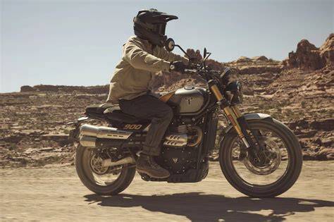 moto scrambler accessori (manifesto immagine struttura)