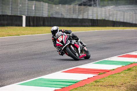 Campione romano in azione in SBK