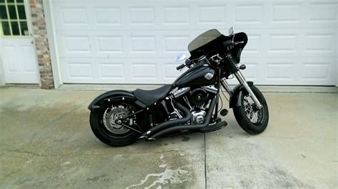 Harley Davidson Softail Slim con Batwing Fairing