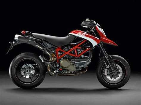 Ducati Hypermotard 1100 Evo in azione