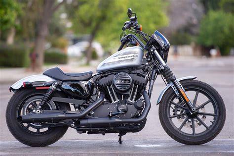Harley Sportster 1200 Custom stile e dimensioni