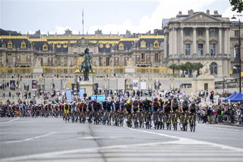 Champs-Élysées spettacolo finale Tour de France