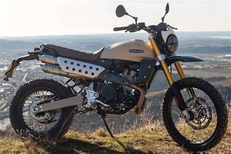 Caballero Rally con equipaggiamento off-road