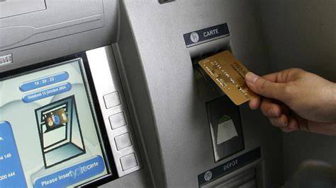 Immagine: bancomat e prelievi sospetti