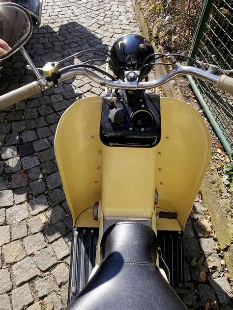 Particolare del cruscotto quadrato