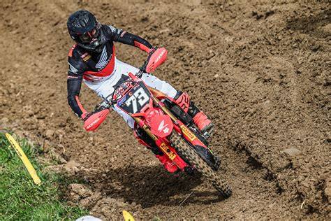 grafica edizione MX2 e crf250r in gara