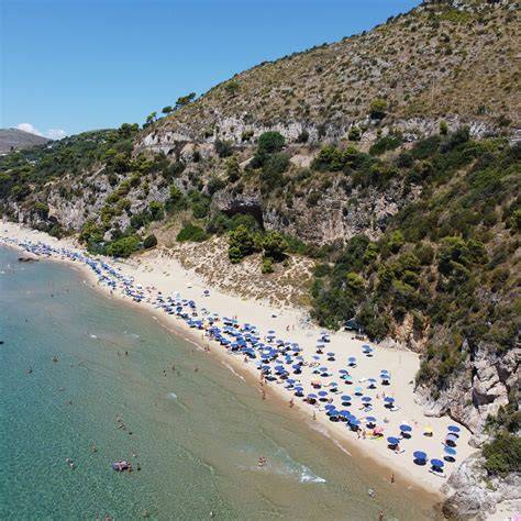 spiaggia selvaggia marchigiana panoramica