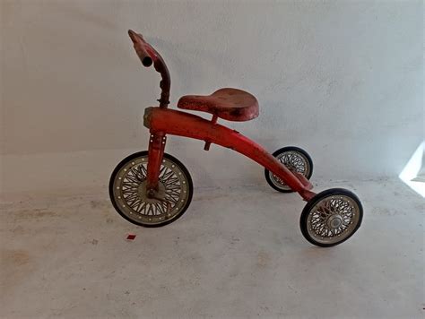 triciclo anni 40 elementi decorativi (metallo pelle ruota di scorta)