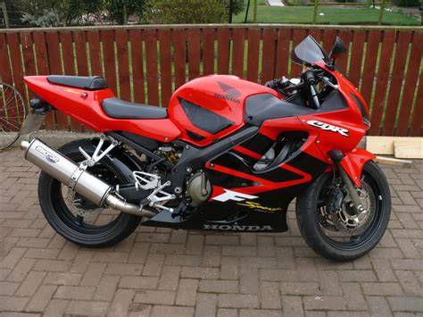 Honda CBR 600 F Sport stuntriding