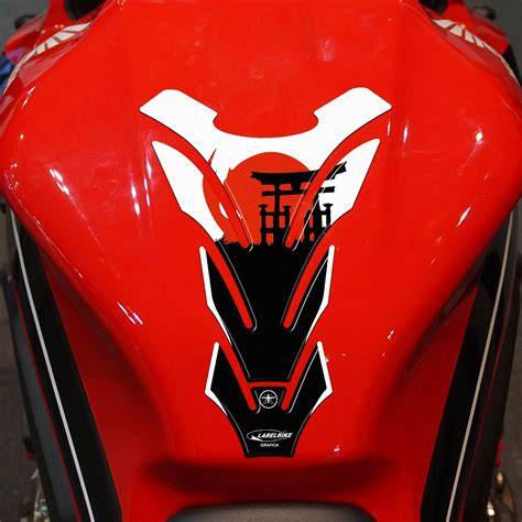 Grafica YZ250 - esempio di adesivo su serbatoio