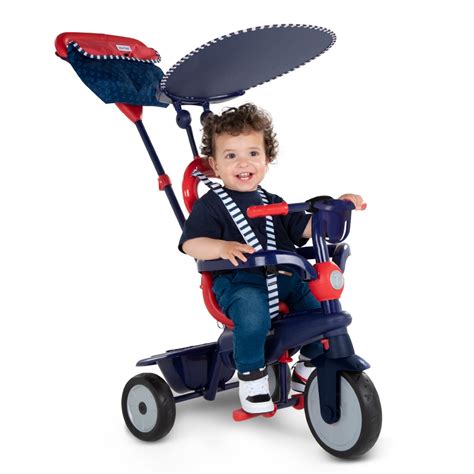 Triciclo per bambini con diversi componenti
