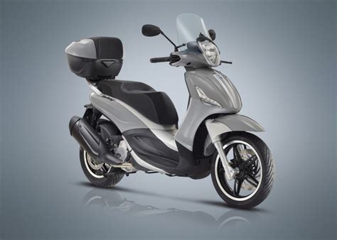 Piaggio Beverly 350: taglio frontale e carrozzeria