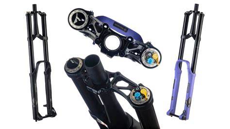 bicicletta e-mtb con forcella doppia piastra e design innovativo