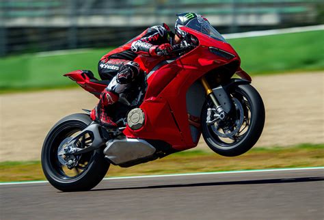 Una moto Ducati da competizione