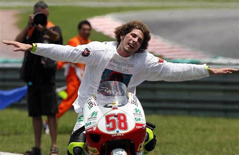 Foto di Marco Simoncelli con la sua moto