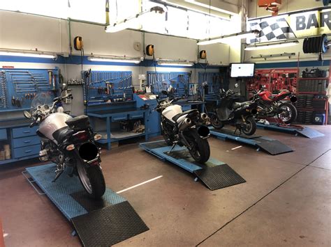 Officina meccanica moto d'epoca