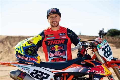 Tony Cairoli in azione su una KTM