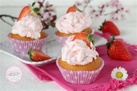 cupcake amaranto e fragole