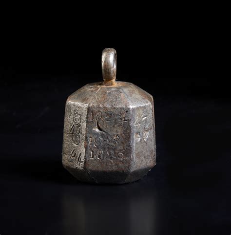 Il peso da stadera etrusco con iscrizione