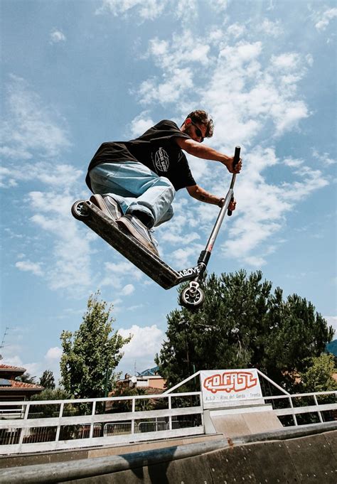 Monopattino freestyle con pegs montati