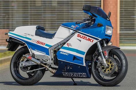 Moto Suzuki RG 500 d'epoca