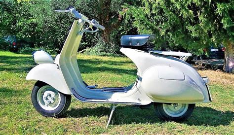 impostazioni e dettagli frontali della Vespa 125 faro basso