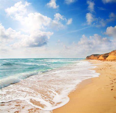 Immagine contesto scena mare spiaggia e scooter