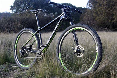 Scenario tecnico e componentistica Cannondale F-Si 2016