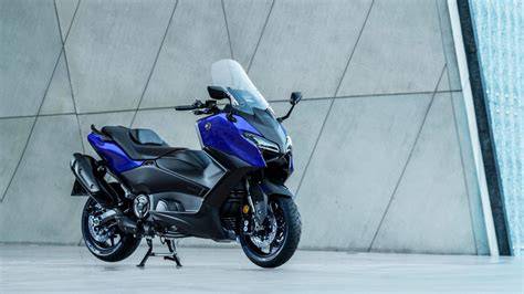 Icone di design motociclistico e colori del Tmax 2026