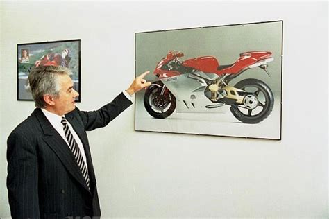Francesco Villa con una delle sue prime moto