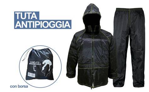 imballaggio compatto dell'abbigliamento antipioggia